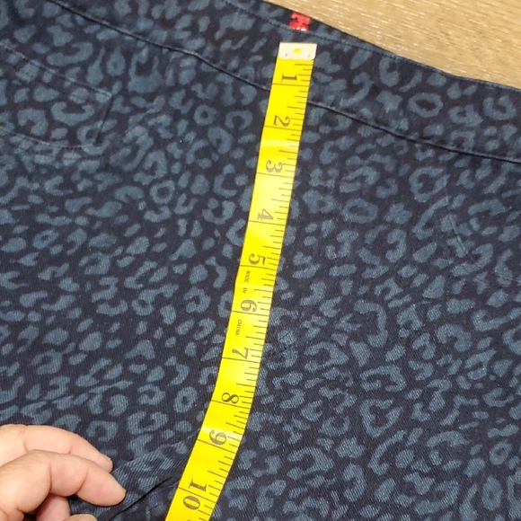 SPANX Women's Skinny Jeans - Dark Blue Leopard Print - Picture 5 of 9